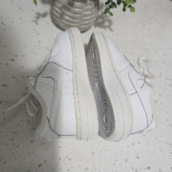 Kids White Sneakers - Picture 4 of 15